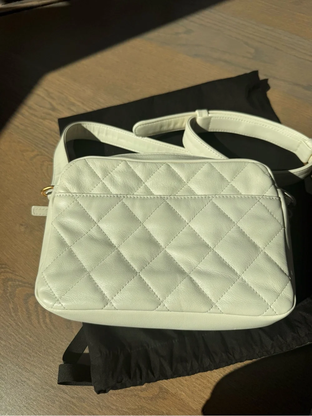 CHANEL Cream Leather Quilted Double-Pocket Crossbody with Mixed Metal Chain